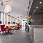 דלפק מאבן מצופה מתכת