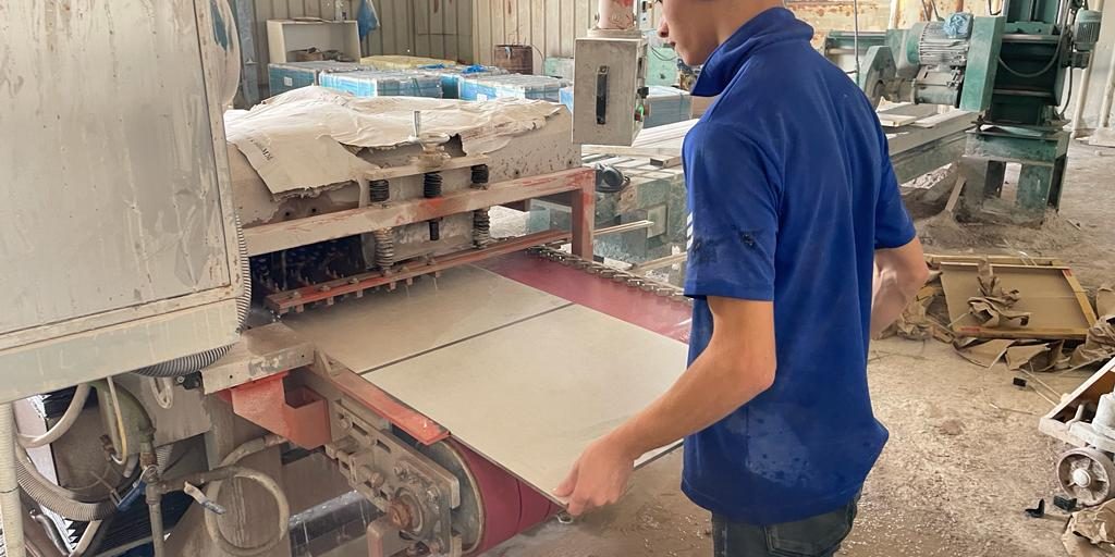 חיתוך פנלים חיתוך אריחי פנלים מגרניט פורצלן